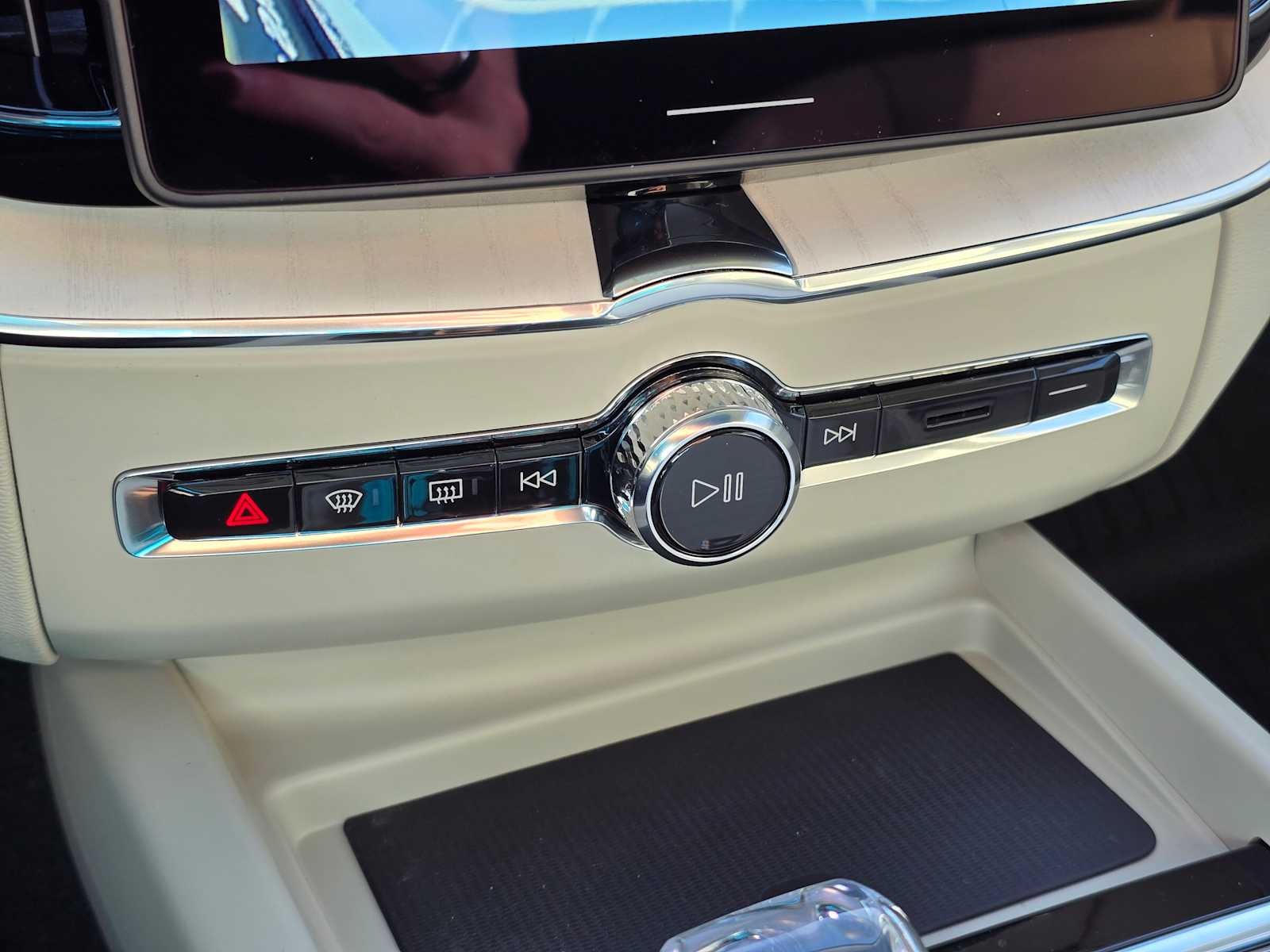 2026 Volvo XC60 Plug-In Hybrid Ultra