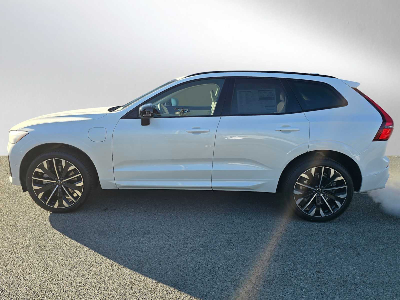 2026 Volvo XC60 Plug-In Hybrid Ultra