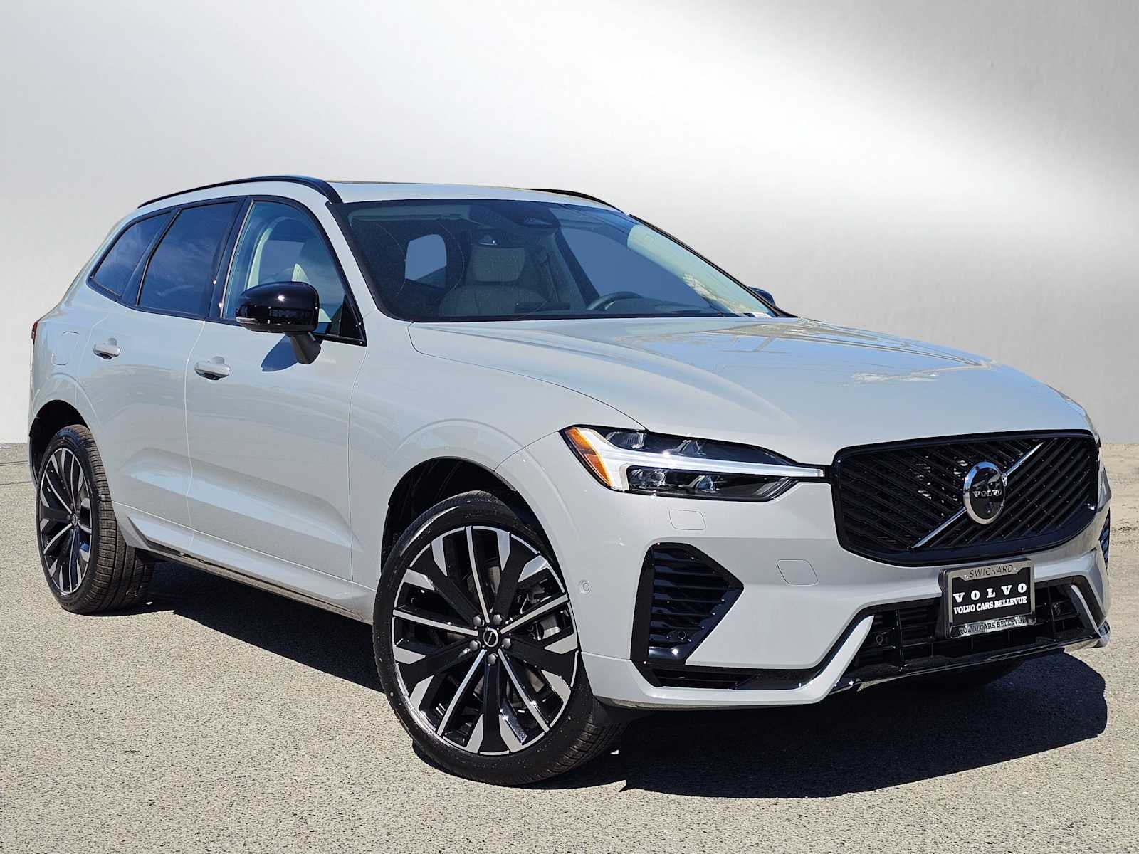 2026 Volvo XC60 Plug-In Hybrid Ultra