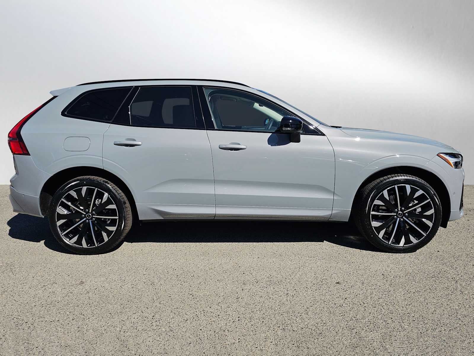 2026 Volvo XC60 Plug-In Hybrid Ultra