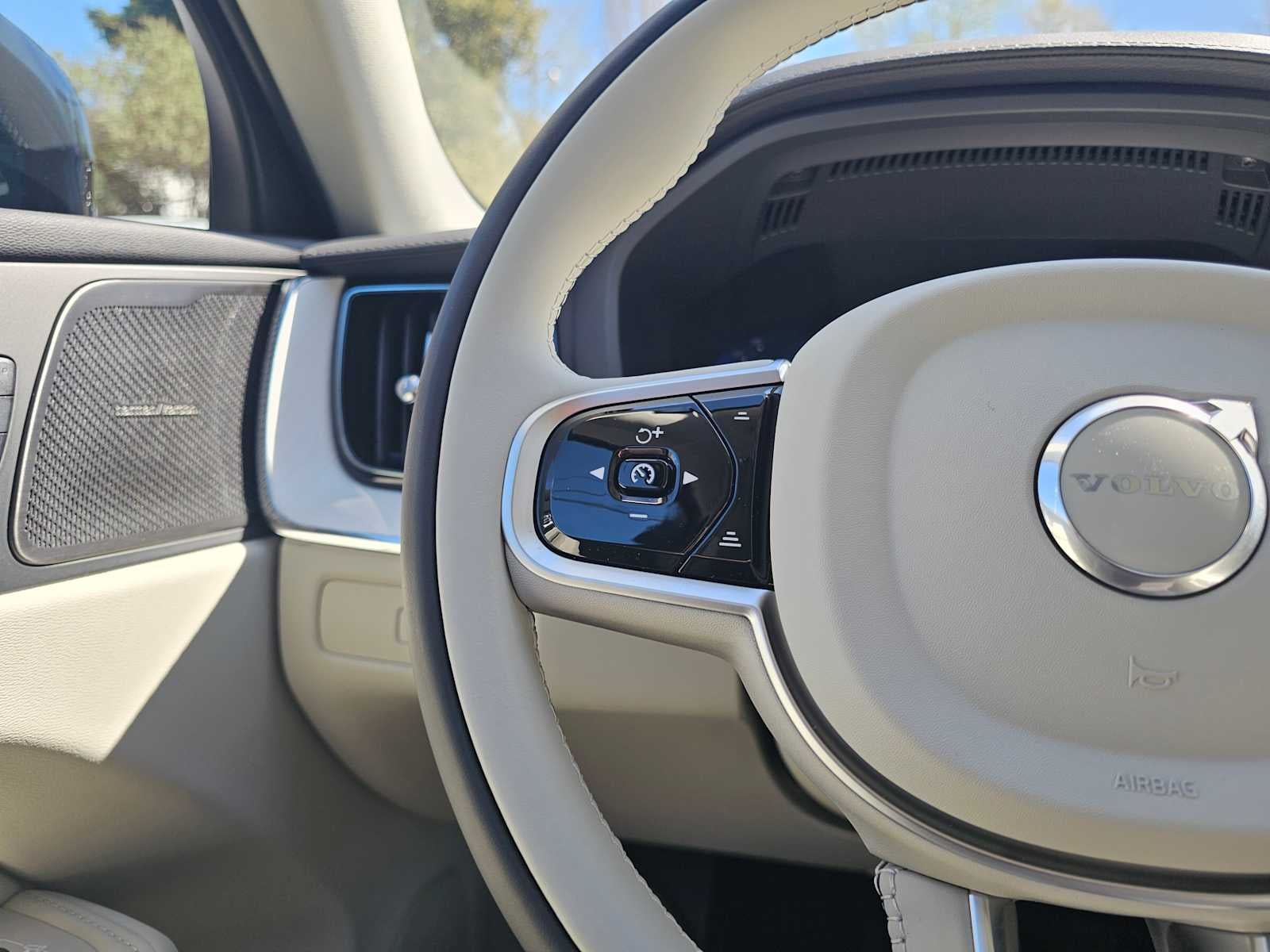 2026 Volvo XC60 Plug-In Hybrid Ultra