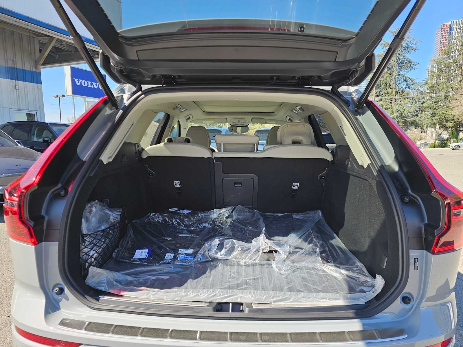 2026 Volvo XC60 Plug-In Hybrid Ultra