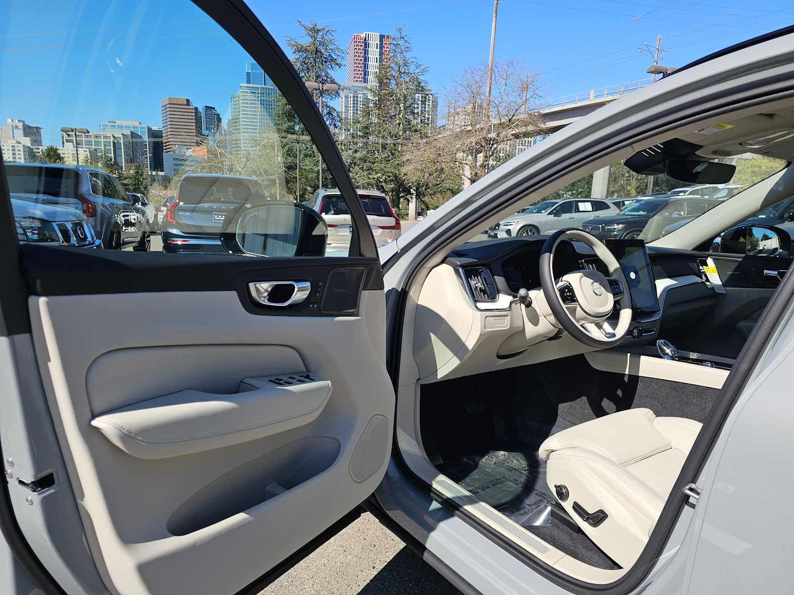 2026 Volvo XC60 Plug-In Hybrid Ultra