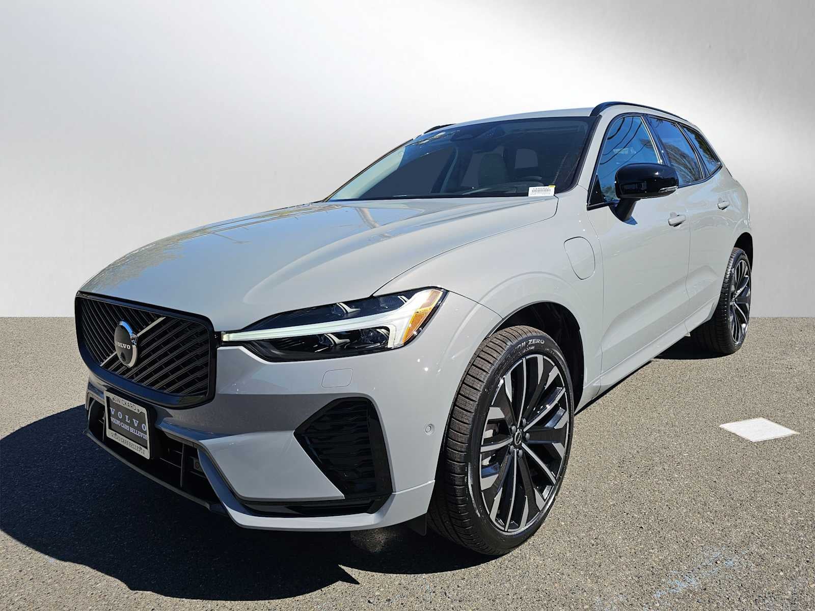 2026 Volvo XC60 Plug-In Hybrid Ultra