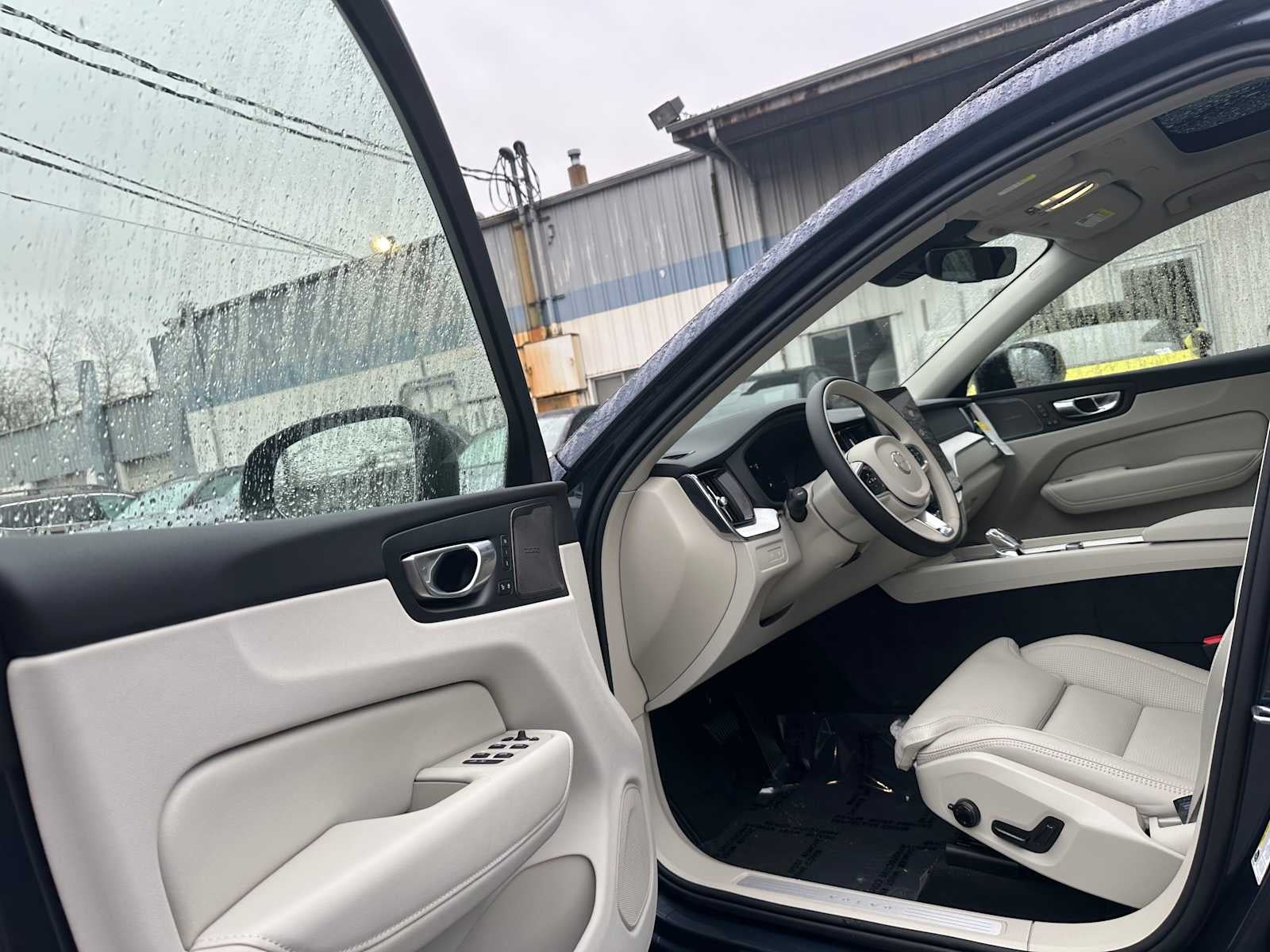2026 Volvo XC60 Plug-In Hybrid Ultra