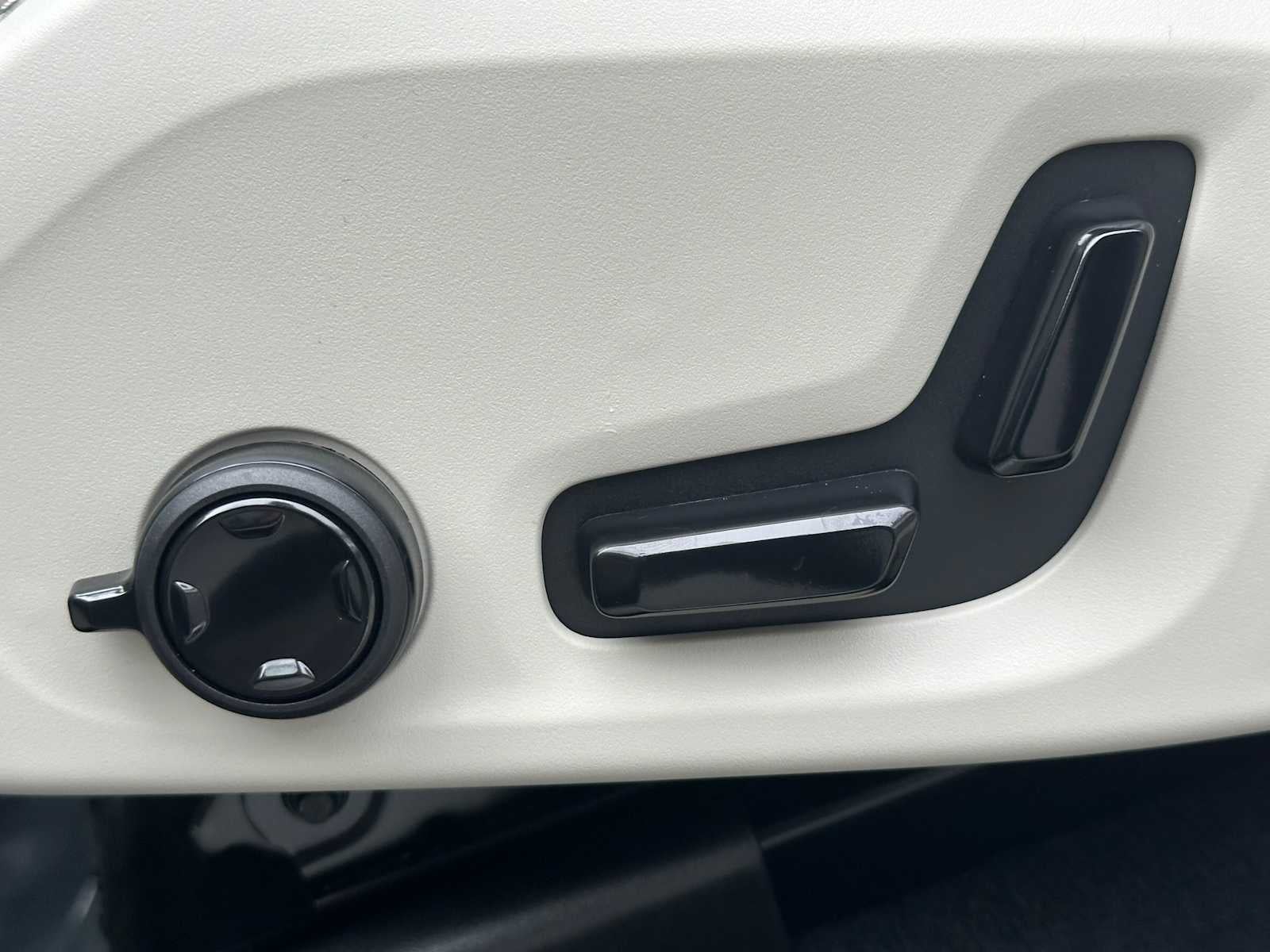 2026 Volvo XC60 Plug-In Hybrid Ultra