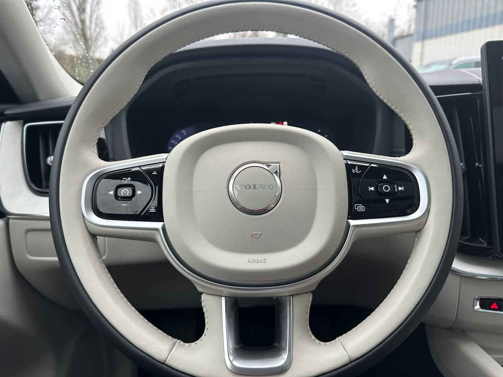 2026 Volvo XC60 Plug-In Hybrid Ultra