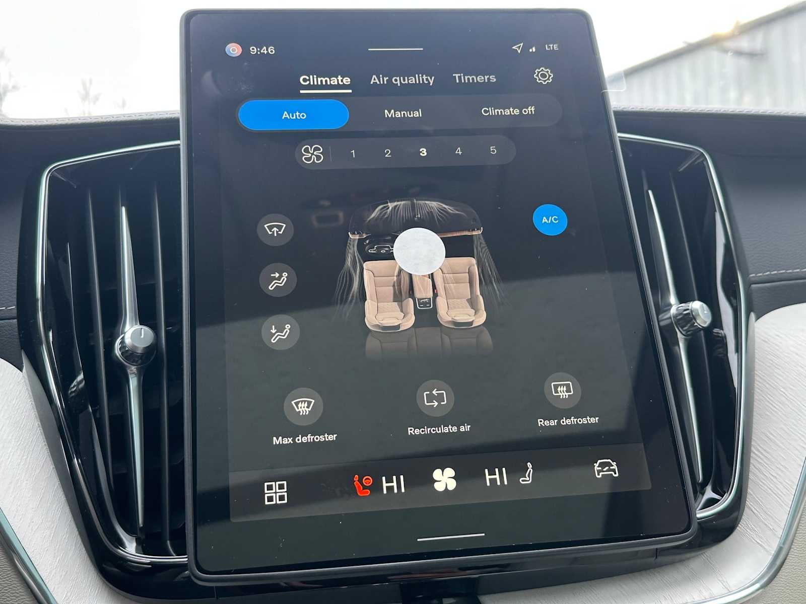 2026 Volvo XC60 Plug-In Hybrid Ultra