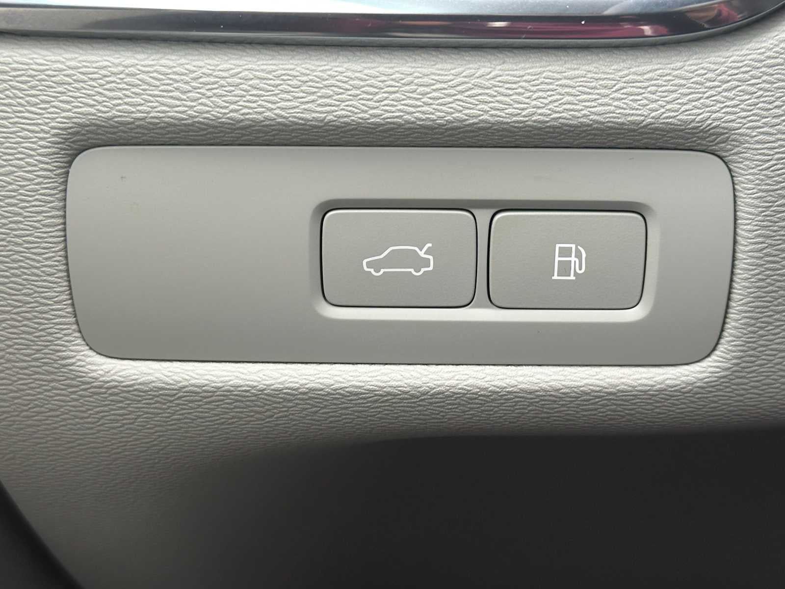 2026 Volvo XC60 Plug-In Hybrid Ultra