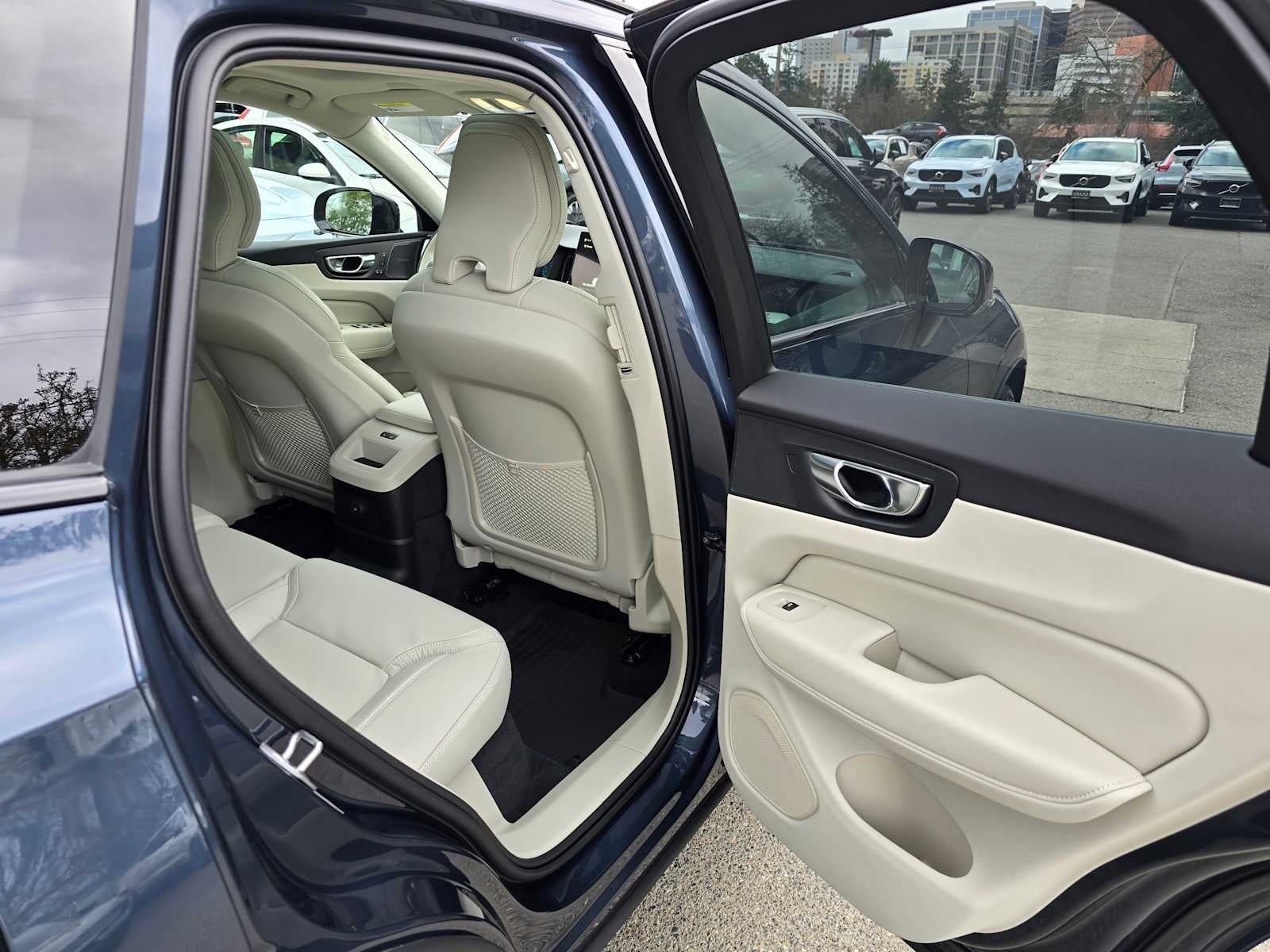 2026 Volvo XC60 Plug-In Hybrid Ultra