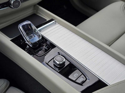 2026 Volvo XC60 Plug-In Hybrid Ultra