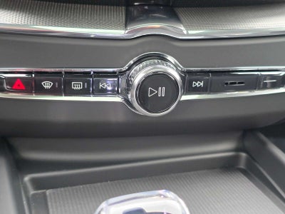 2027 Volvo XC60 Plug-In Hybrid Ultra Black Edition