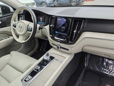 2023 Volvo XC60 Ultimate Bright Theme