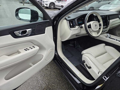 2023 Volvo XC60 Ultimate Bright Theme