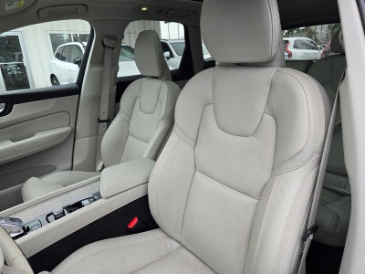 2023 Volvo XC60 Ultimate Bright Theme