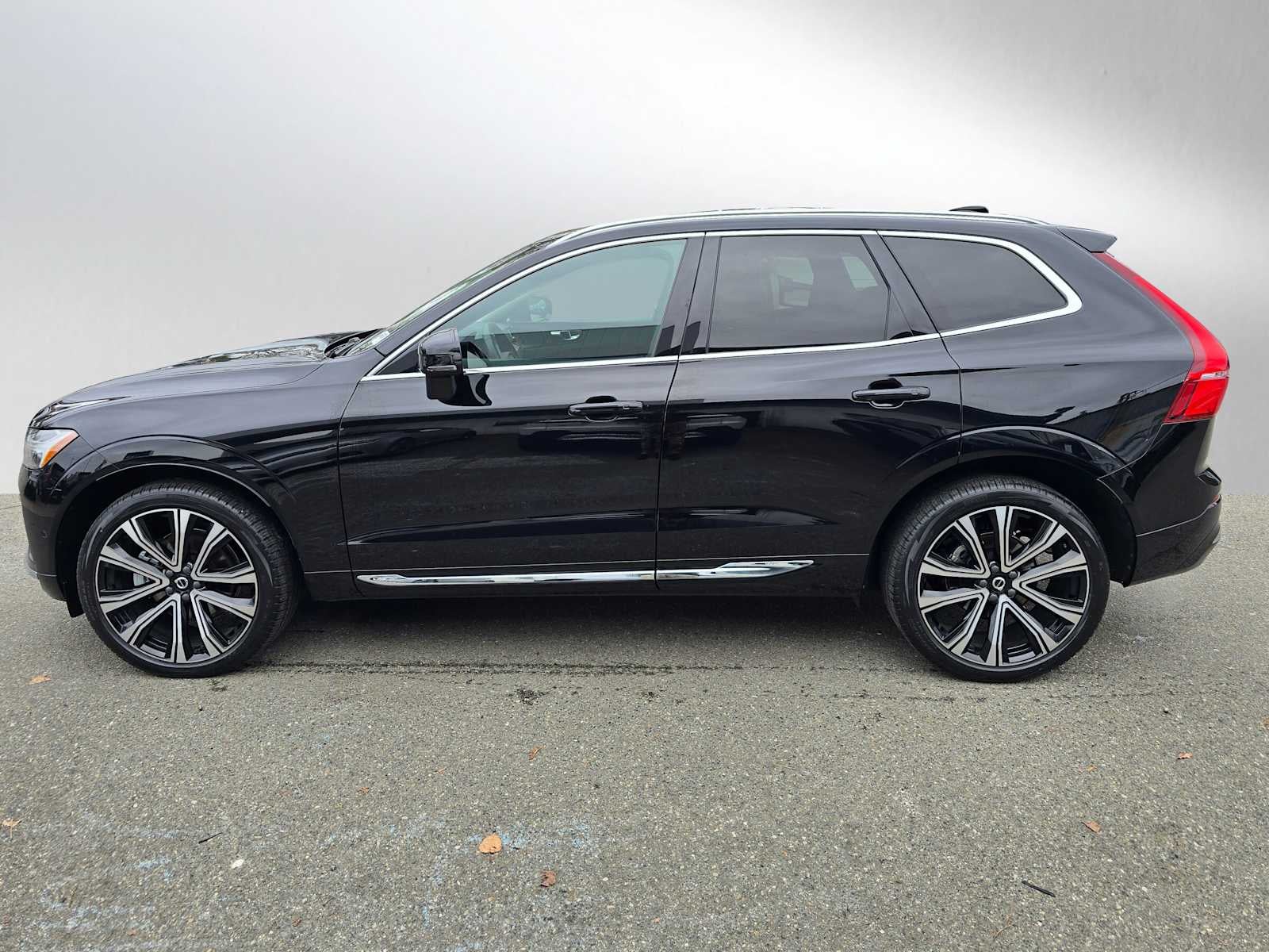 2023 Volvo XC60 Ultimate Bright Theme