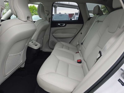 2023 Volvo XC60 Plus Bright Theme