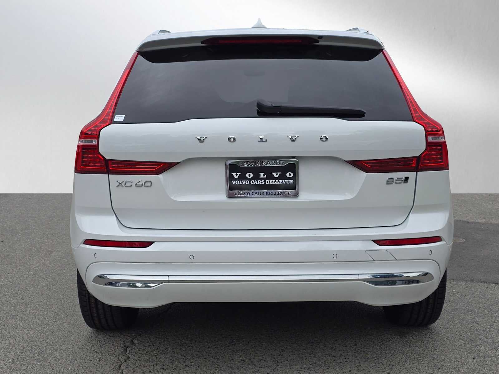 2023 Volvo XC60 Plus Bright Theme