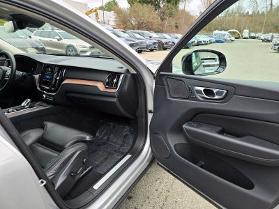 2023 Volvo XC60 Ultimate Dark Theme