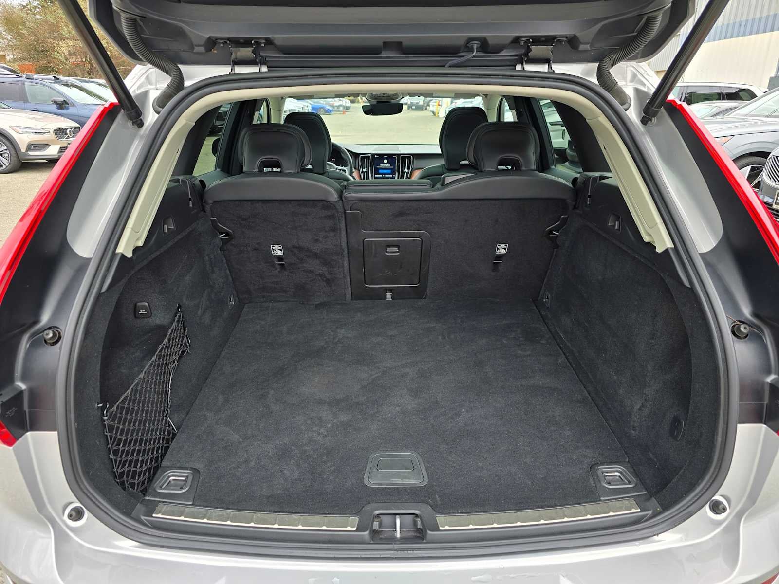 2023 Volvo XC60 Ultimate Dark Theme
