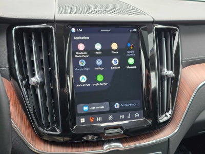 2023 Volvo XC60 Ultimate Dark Theme