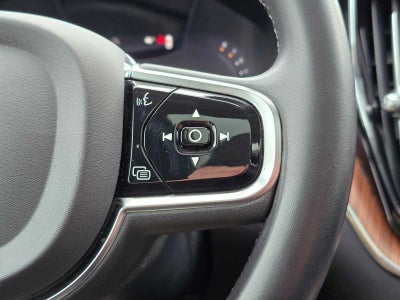 2023 Volvo XC60 Ultimate Dark Theme