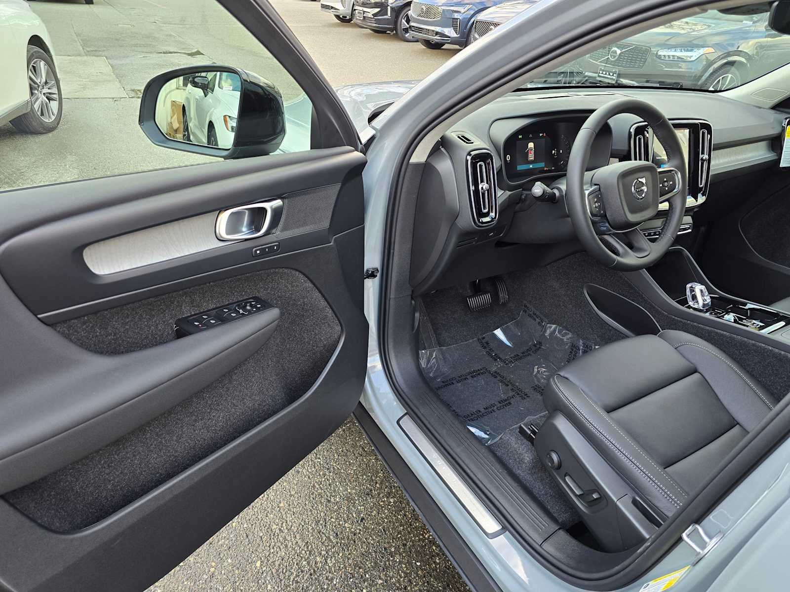 2026 Volvo XC40 Plus