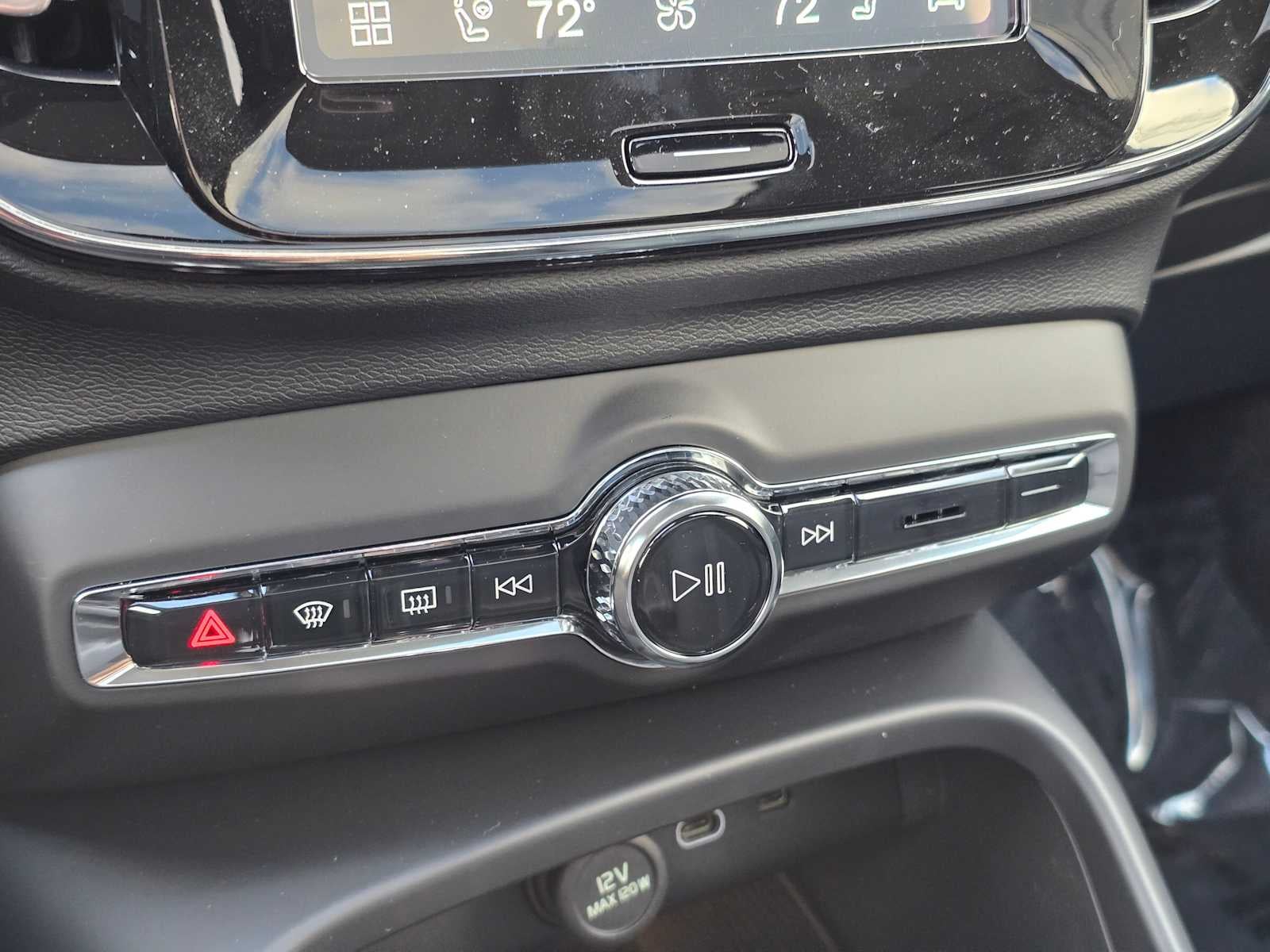 2026 Volvo XC40 Plus