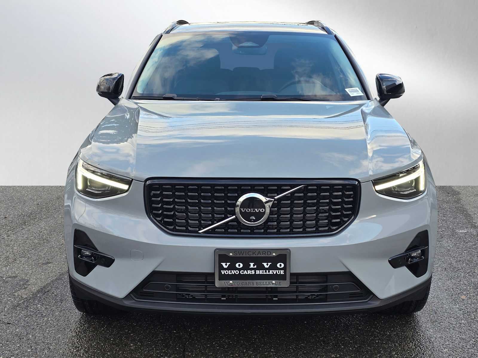 2026 Volvo XC40 Plus