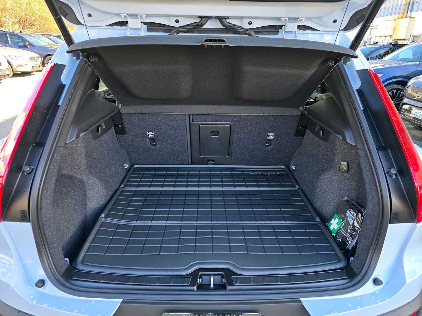 2026 Volvo XC40 Plus