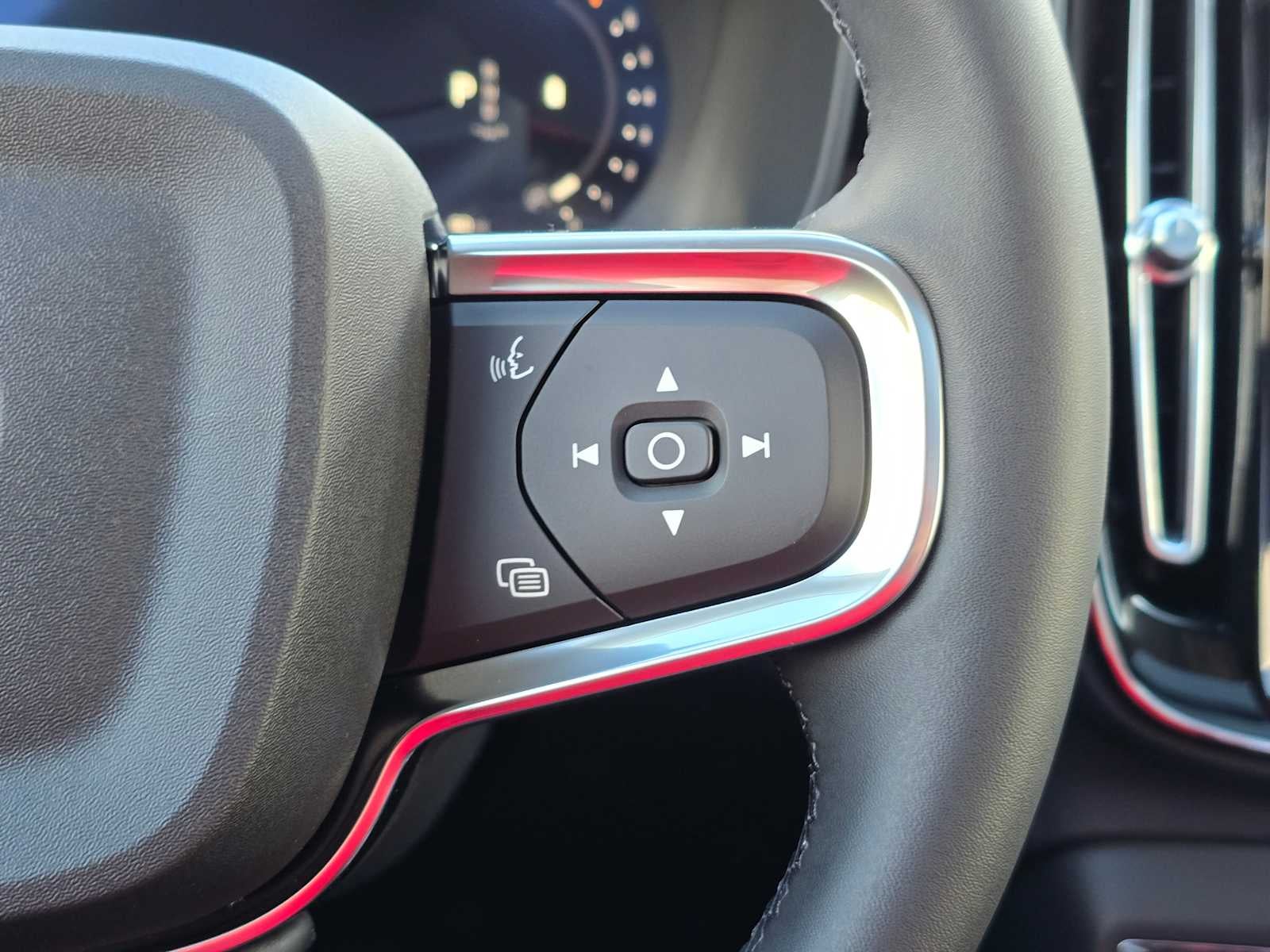 2026 Volvo XC40 Plus