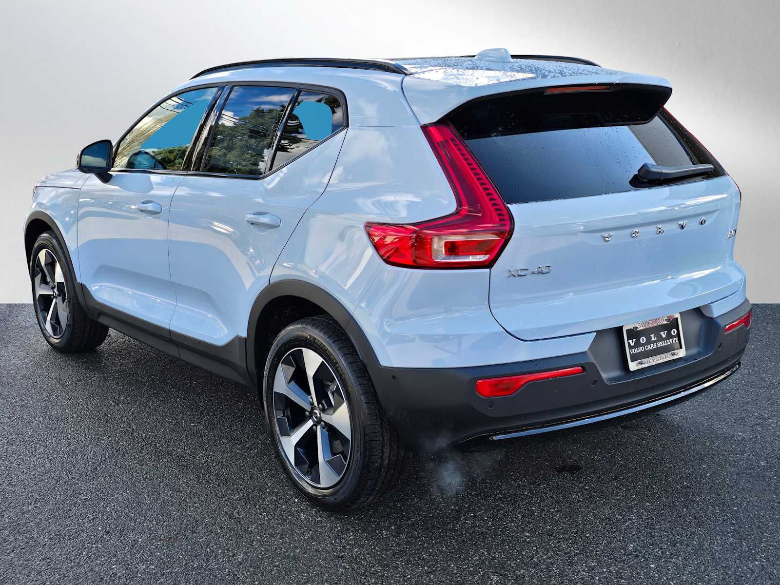 2026 Volvo XC40 Plus