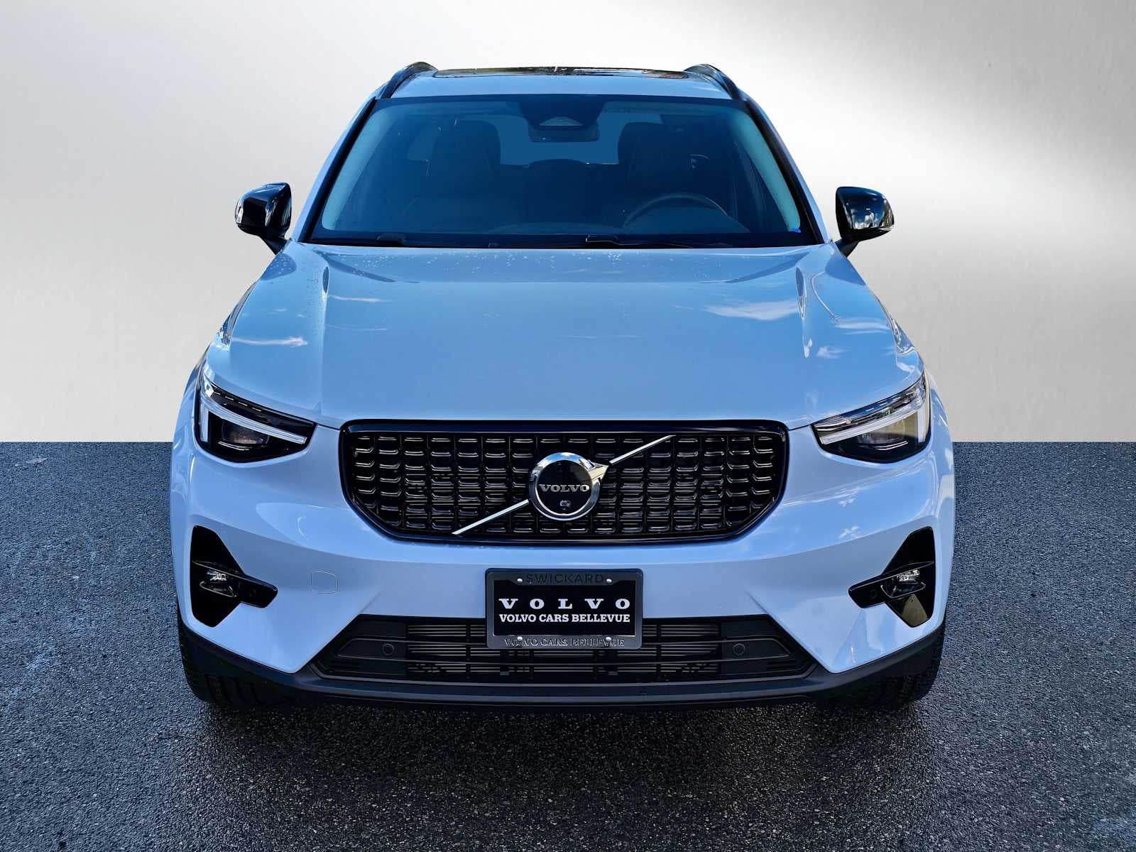 2026 Volvo XC40 Plus