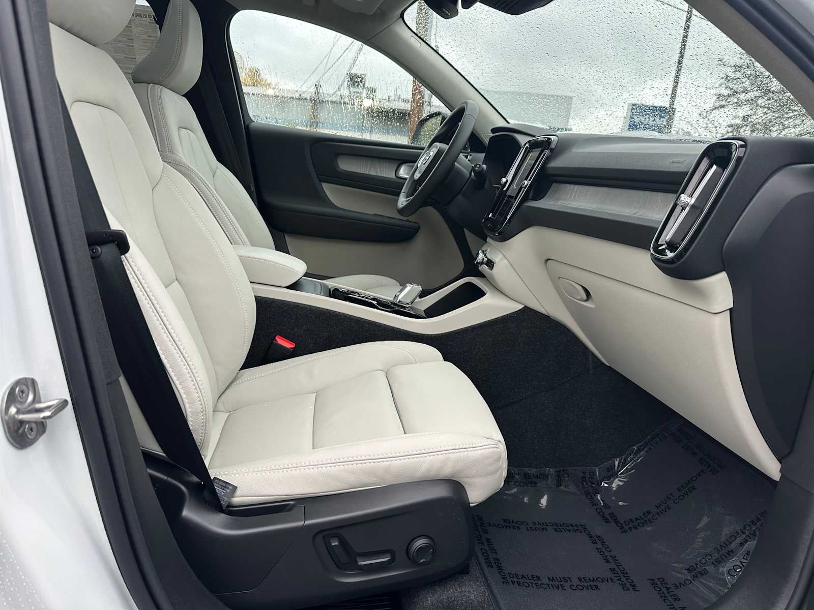 2026 Volvo XC40 Plus