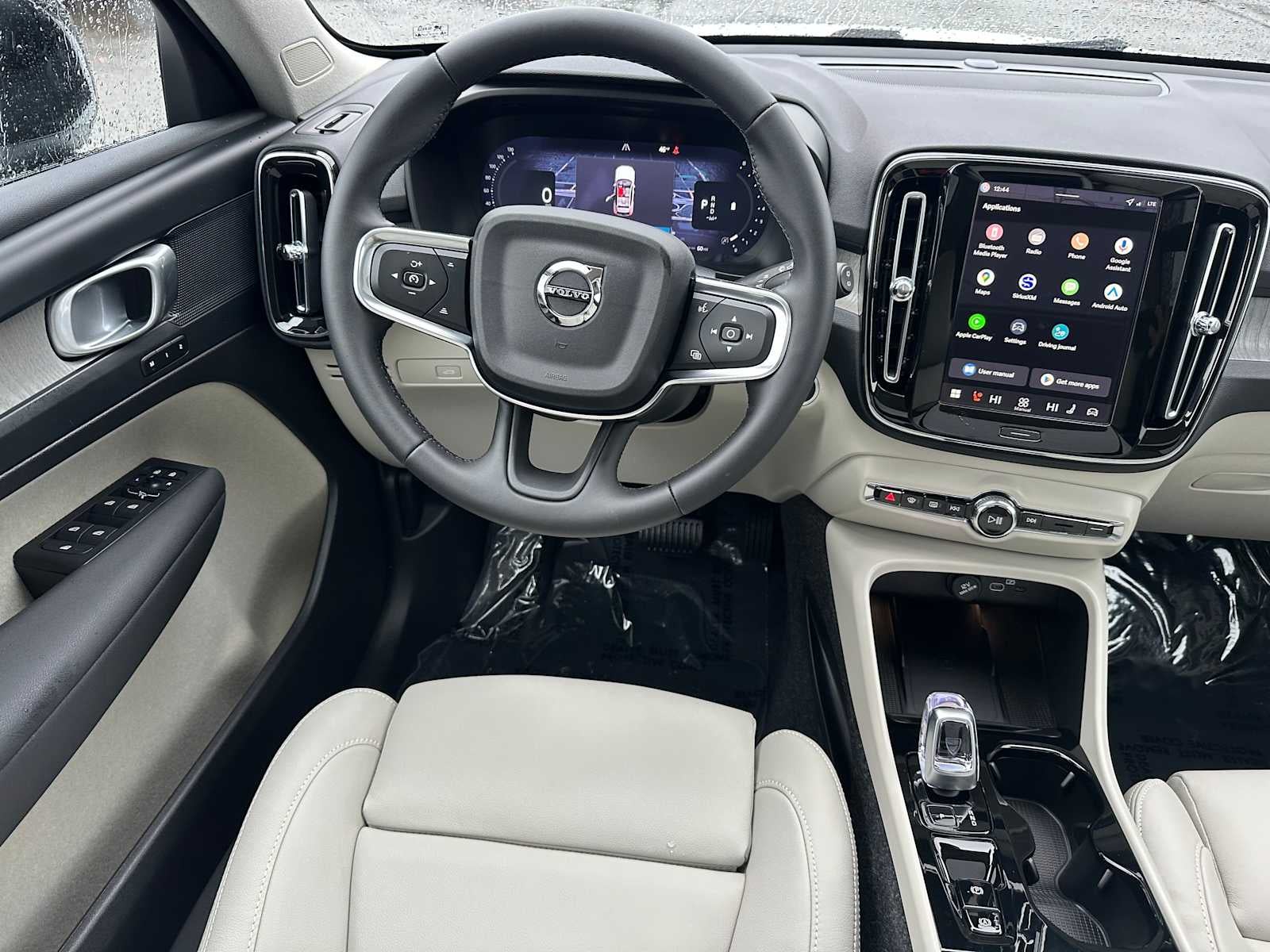 2026 Volvo XC40 Plus
