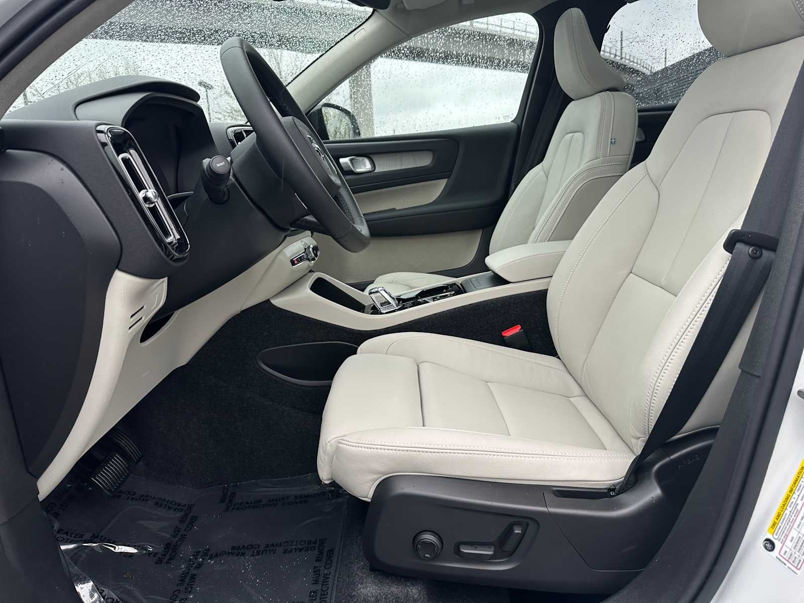 2026 Volvo XC40 Plus
