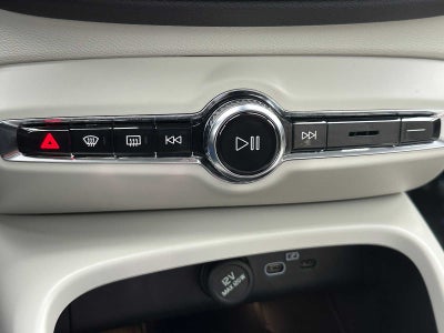 2026 Volvo XC40 Plus