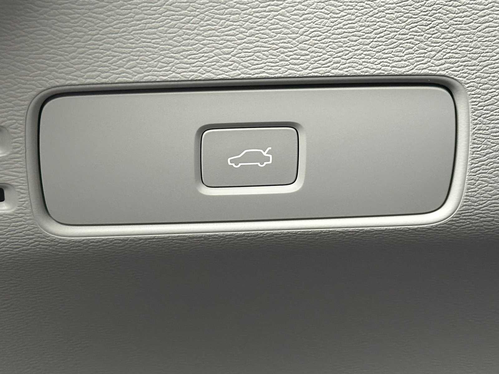 2026 Volvo XC40 Plus