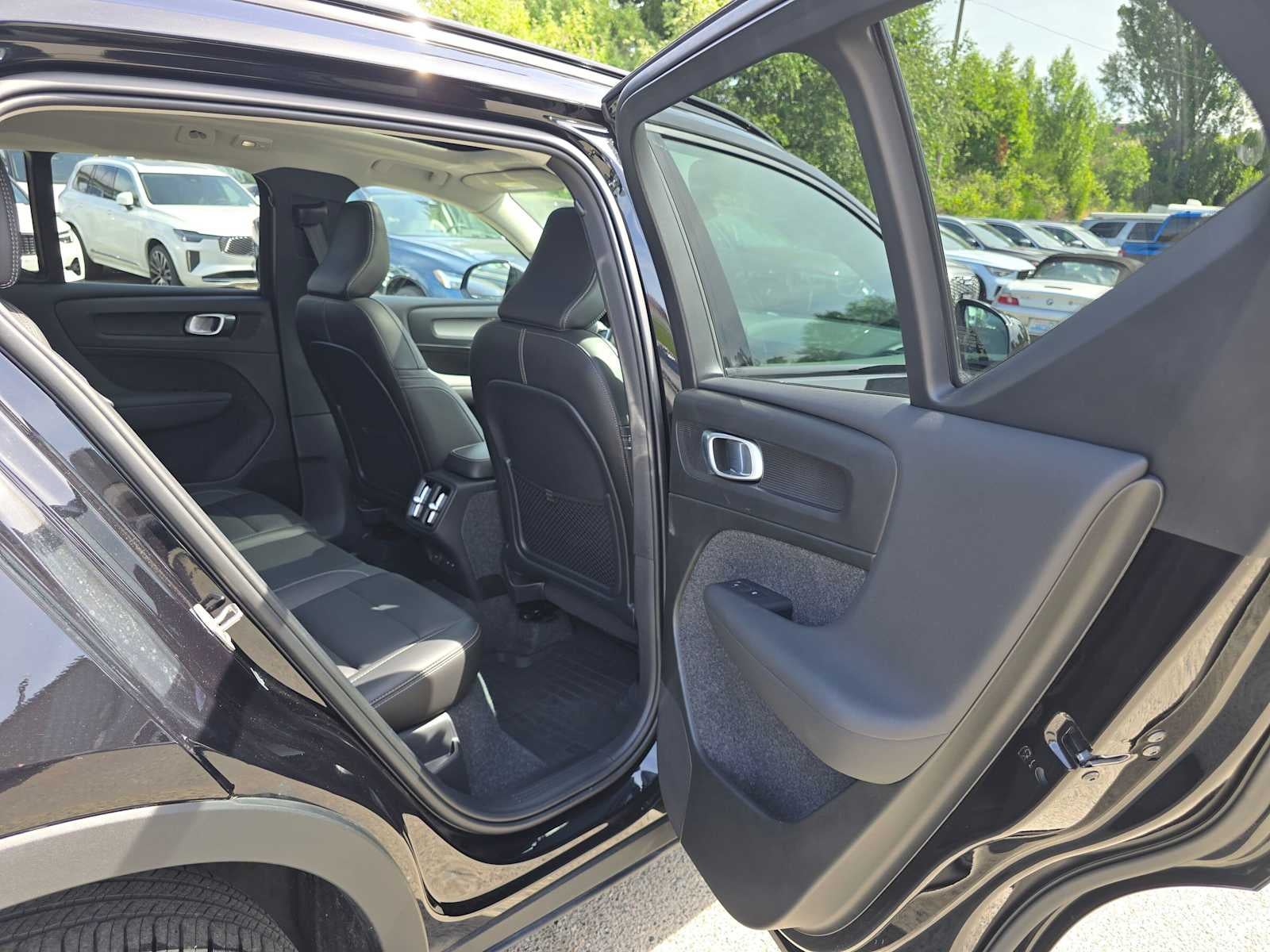 2025 Volvo XC40 Plus Dark Theme