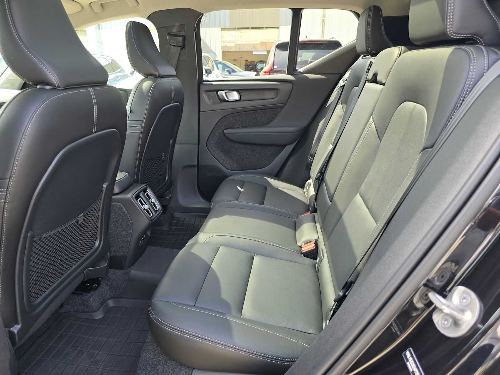 2025 Volvo XC40 Plus Dark Theme