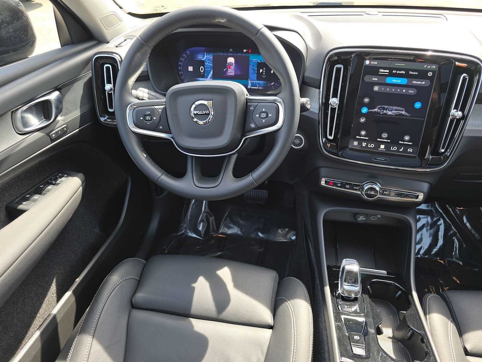 2025 Volvo XC40 Plus Dark Theme