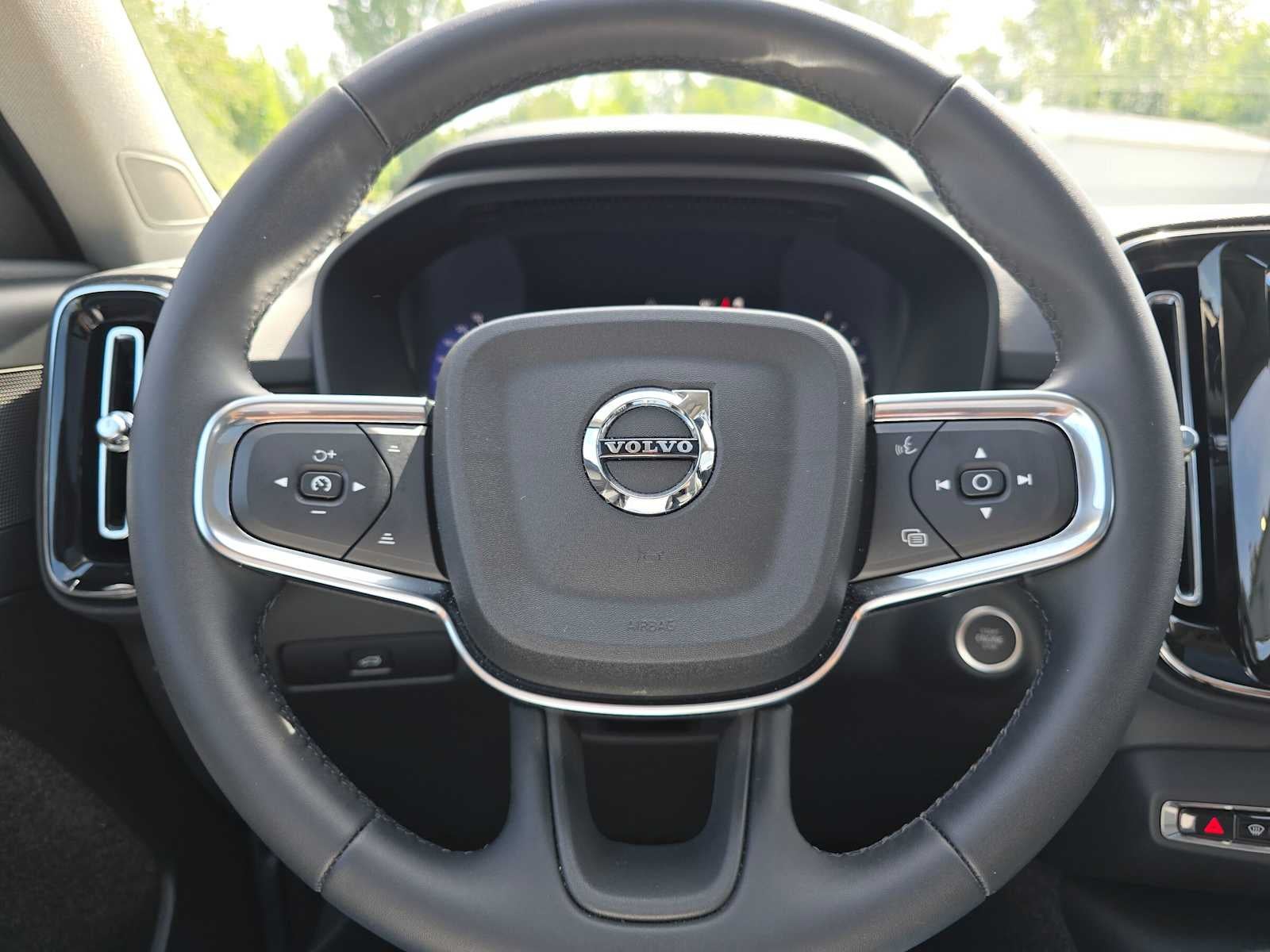 2025 Volvo XC40 Plus Dark Theme