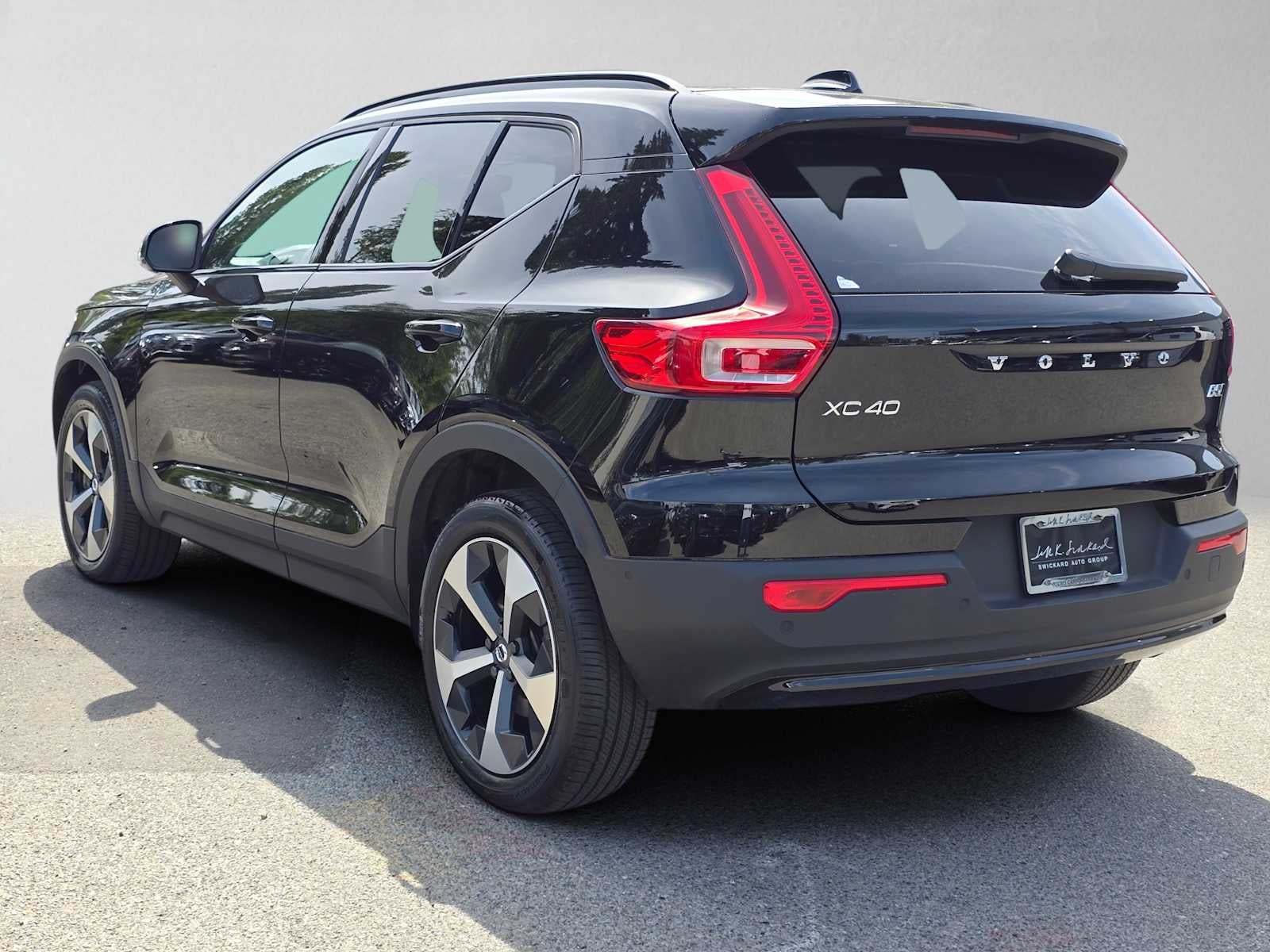 2025 Volvo XC40 Plus Dark Theme