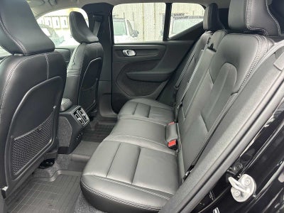 2025 Volvo XC40 Plus Dark Theme