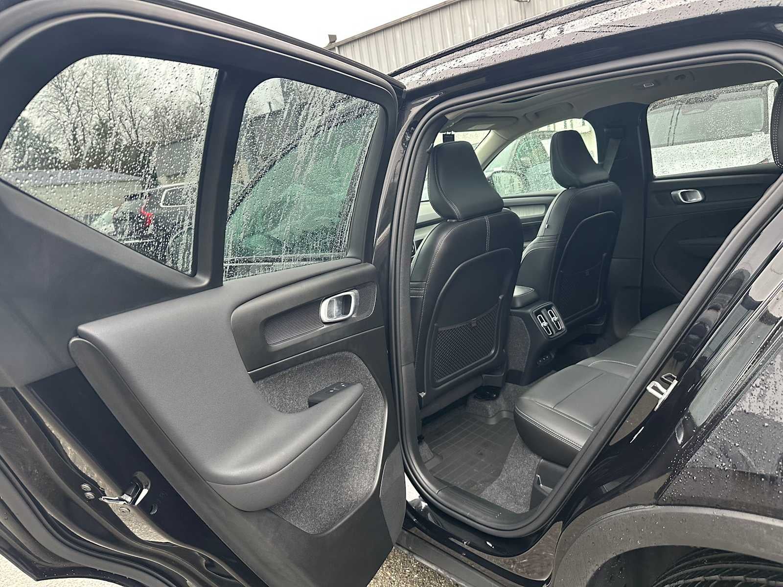 2025 Volvo XC40 Plus Dark Theme