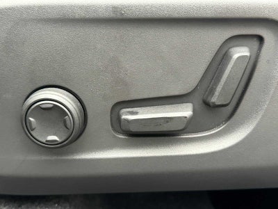 2025 Volvo XC40 Plus Dark Theme