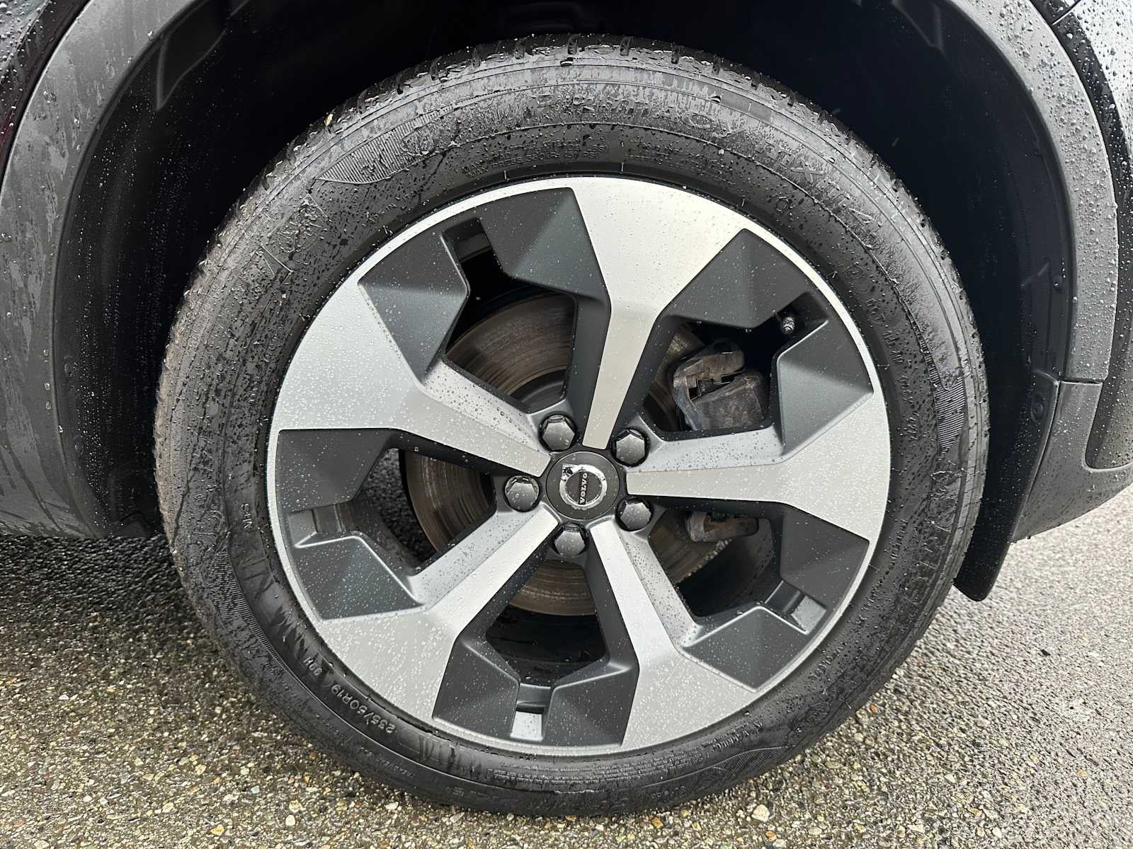 2025 Volvo XC40 Plus Dark Theme