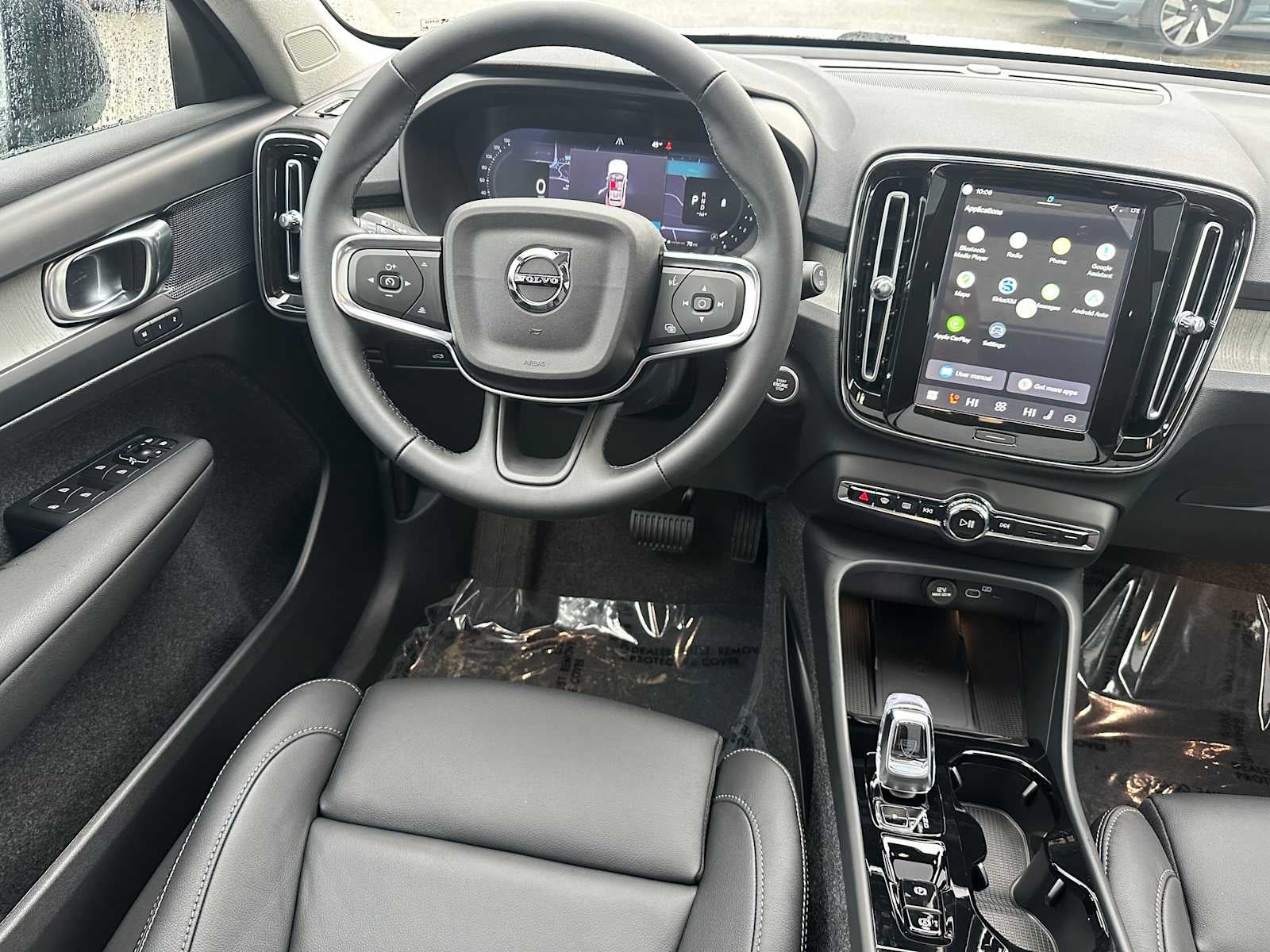 2026 Volvo XC40 Plus