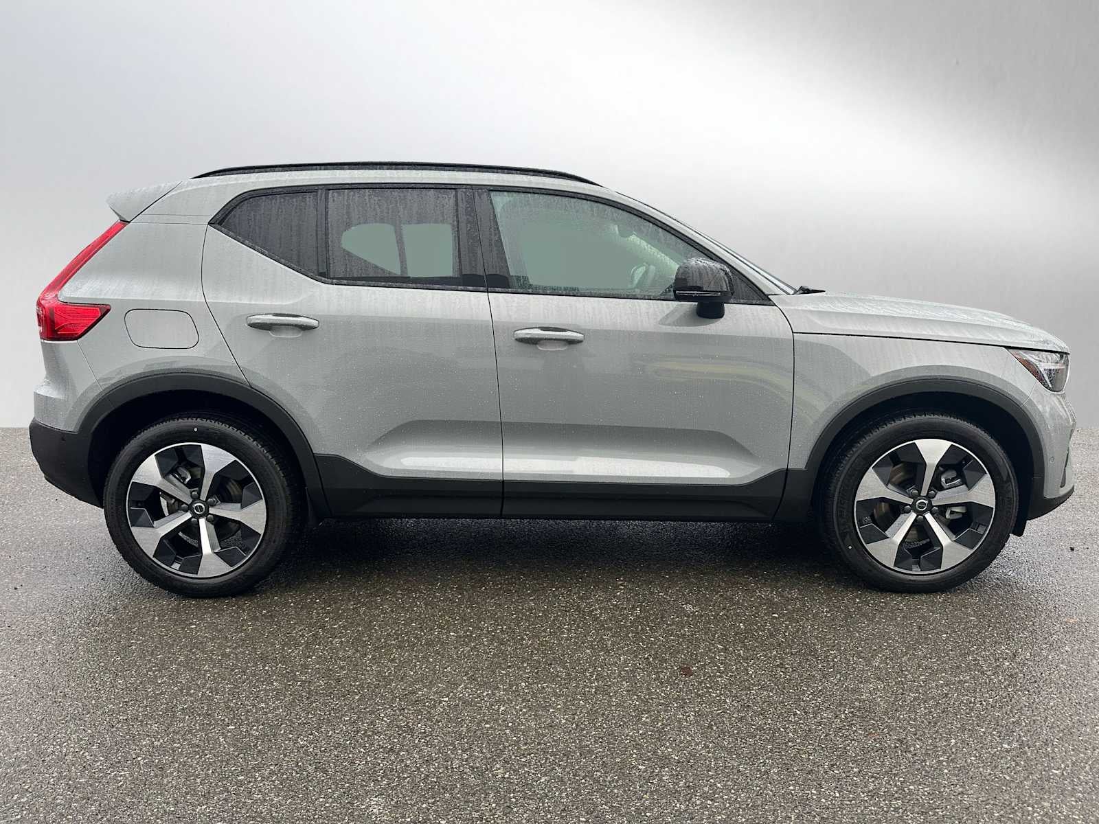 2026 Volvo XC40 Plus