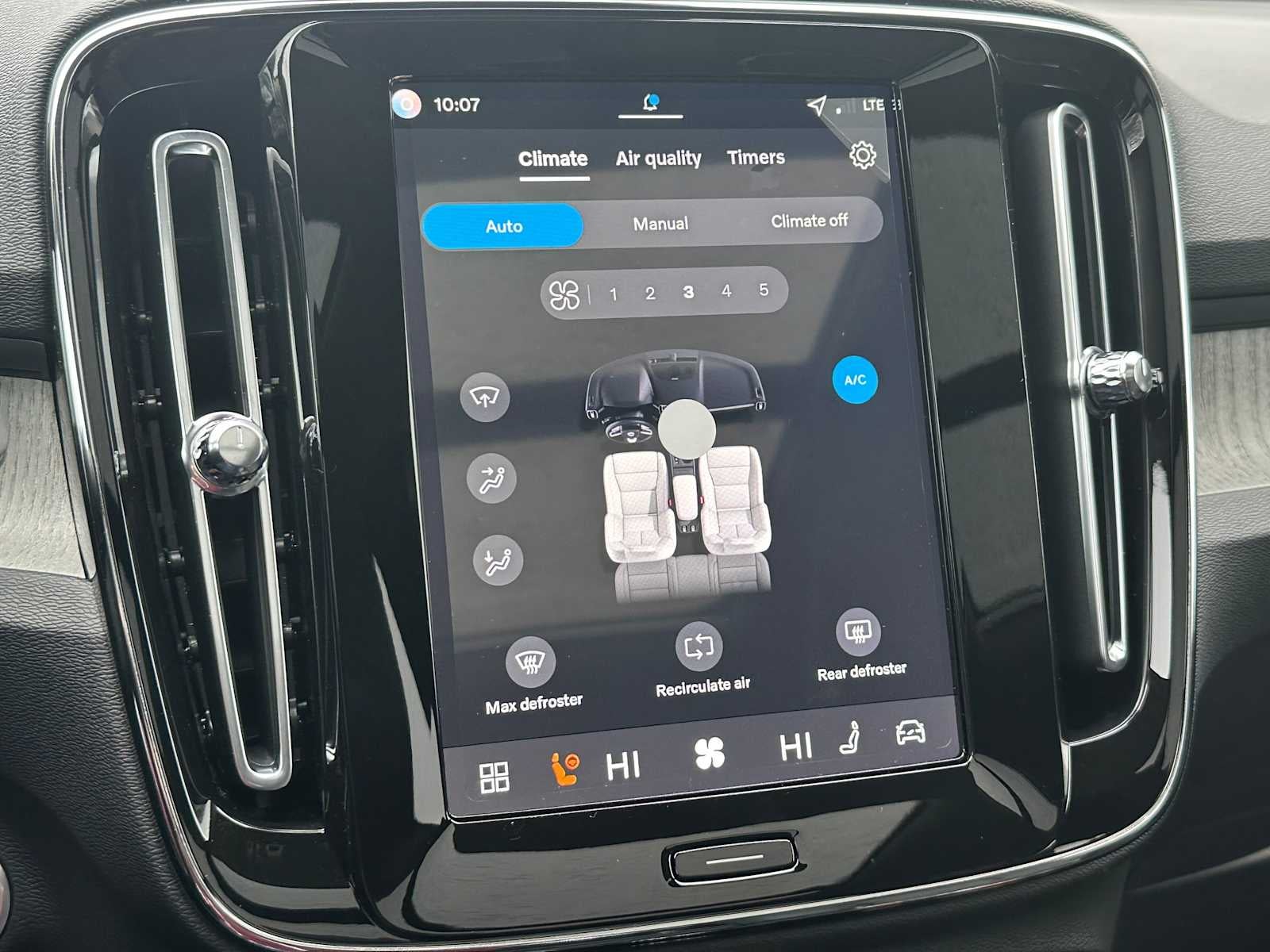 2026 Volvo XC40 Plus